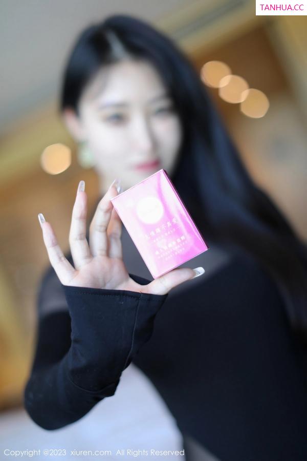   [XiuRen]高清写真图 2023.03.08 No.6380 司柠 黑丝美臀第7张图片